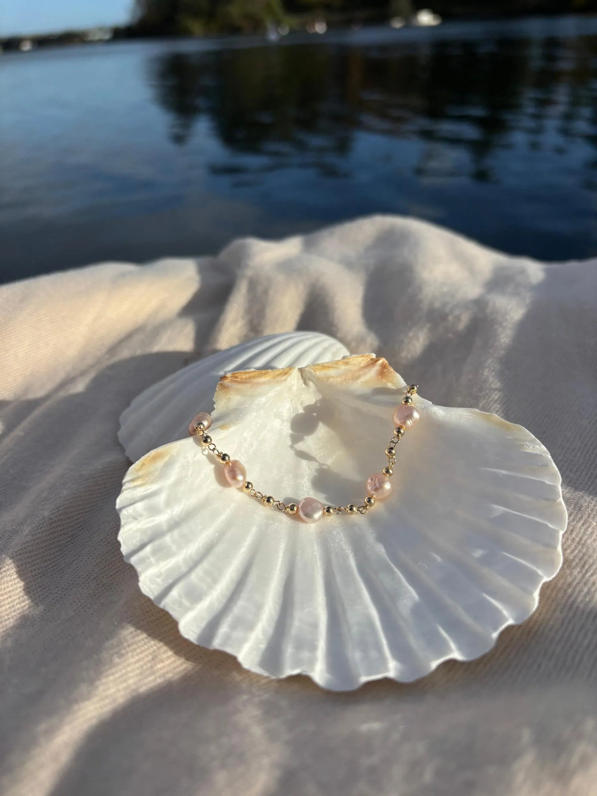 Pink pearl bracelet handmade gold filled Canada detail view