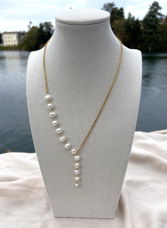 Asymmetrical Freshwater Pearl Necklace