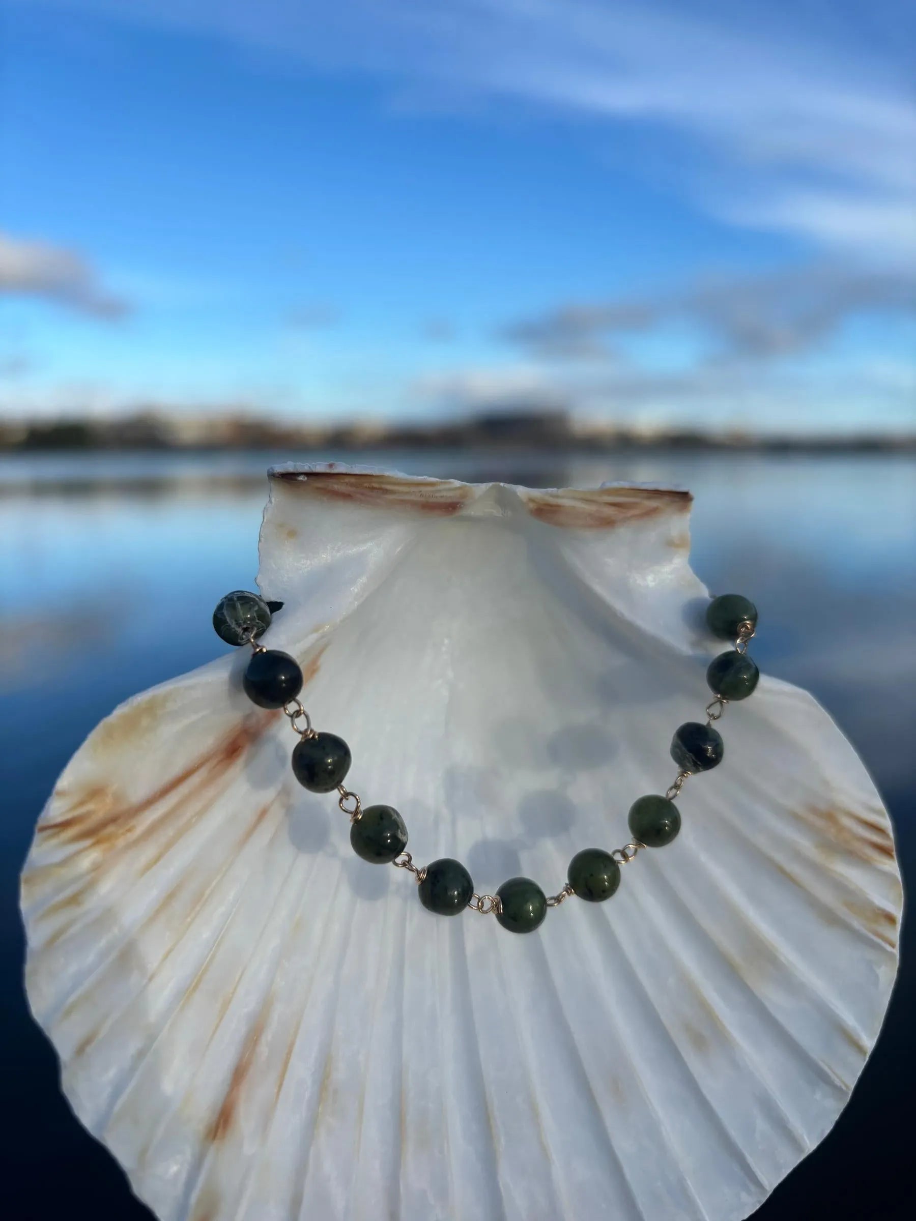 BC nephrite jade bracelet handmade gold filled Canada detail view