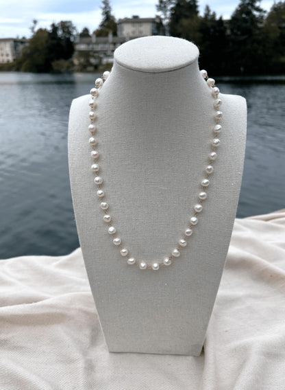 Brisa Freshwater Pearl Necklace