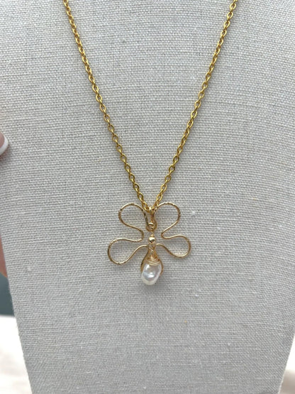 Flora Gold Necklace