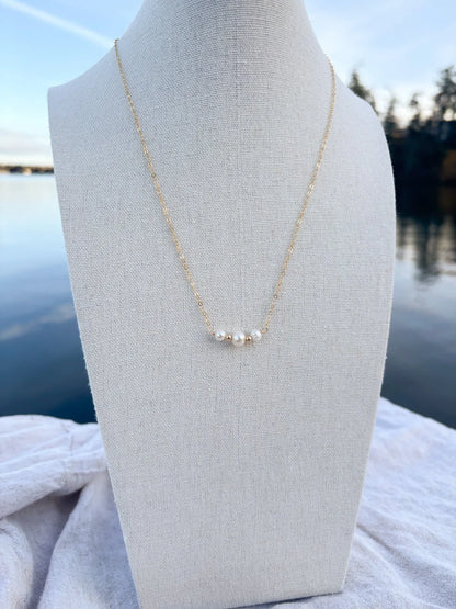 Luna Freshwater Pearl Necklace