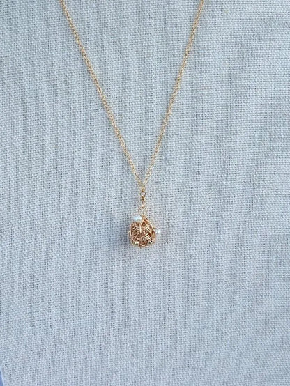 Nido Pearl Nest Necklace