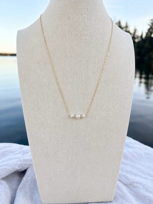 Luna Freshwater Pearl Necklace